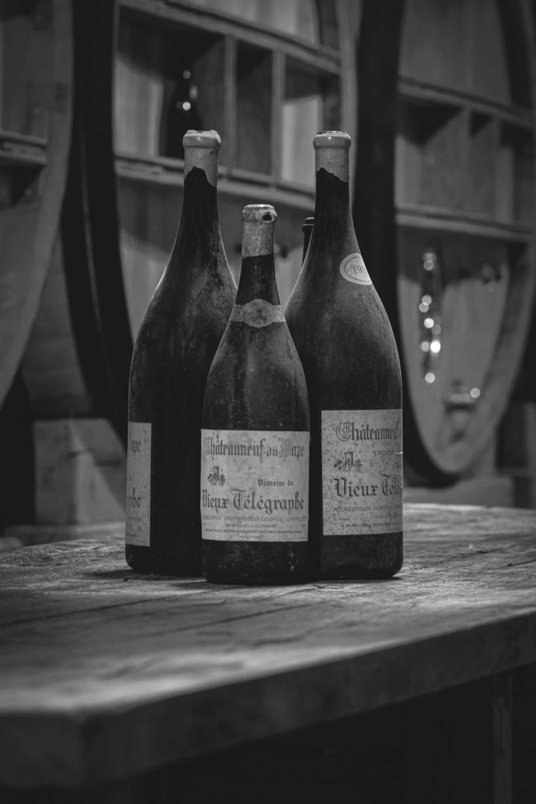 OLD BOTTLE CHATEAUNEUF DU PAPE