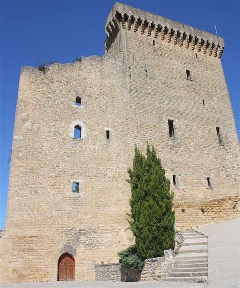 Découvrez l’origine du nom Châteauneuf-du-Pape